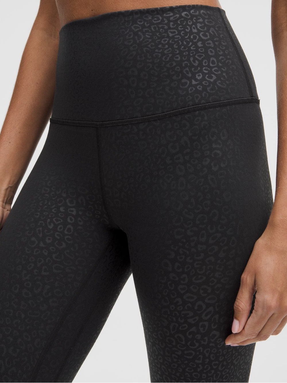 lululemon athletica Align Leopard micro emboss High-Rise
Leggings 25" size 0